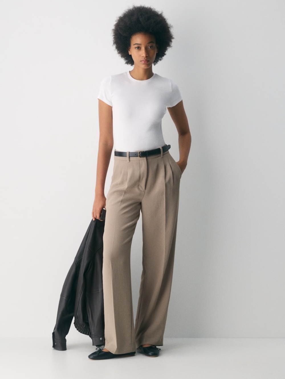Aritzia Effortless Pant